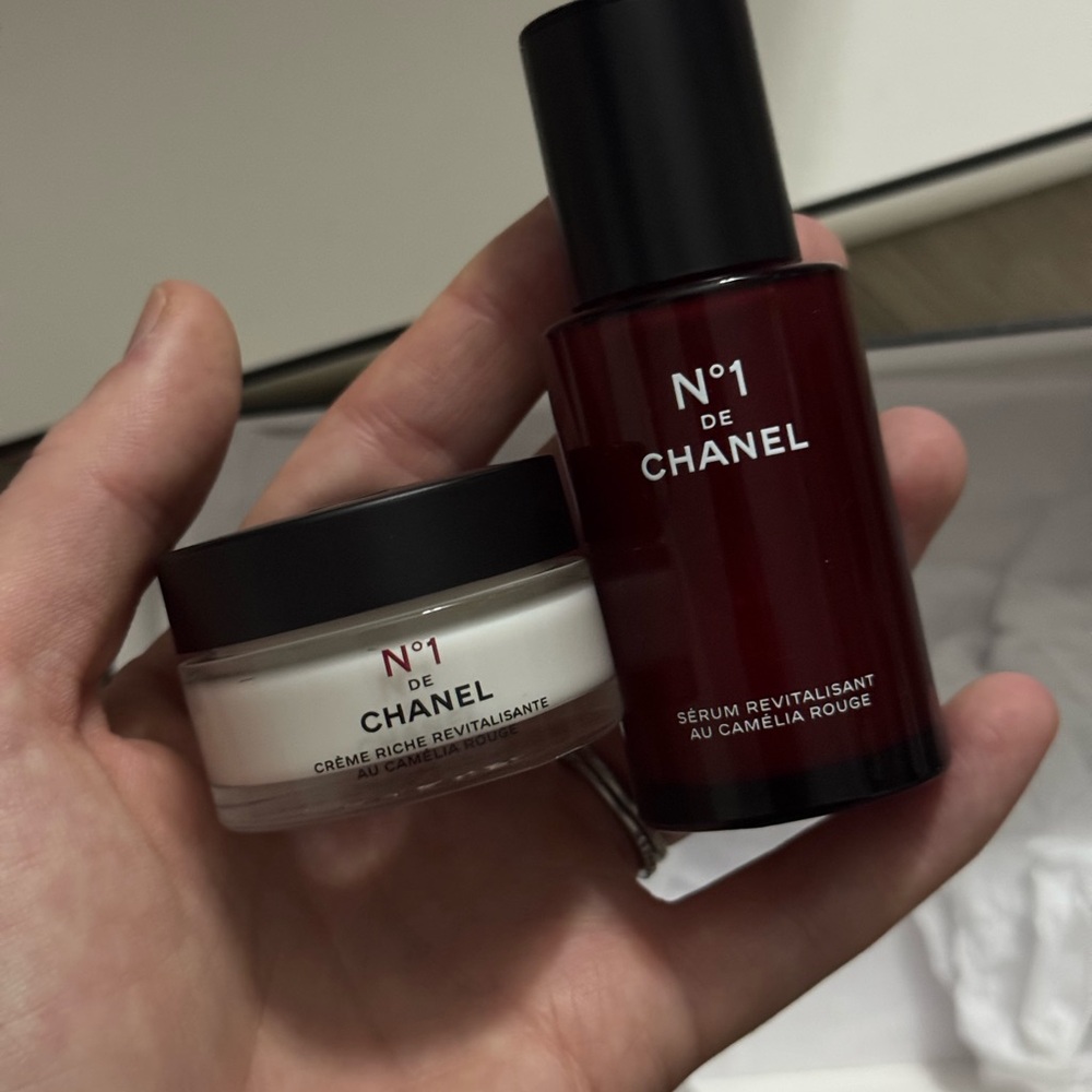 CHANEL N°1 Skincare Set - Red and Black